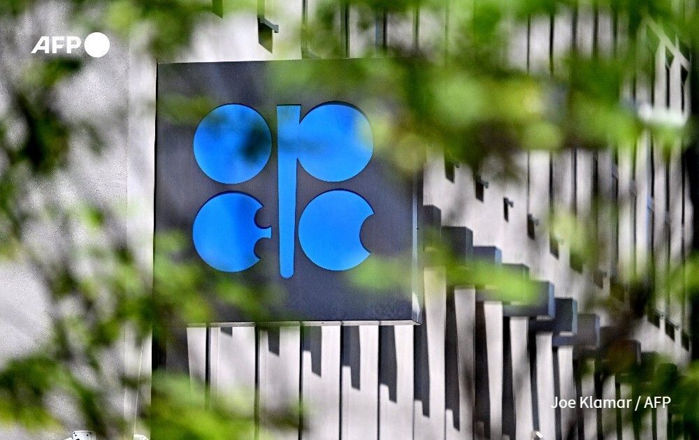 七个OPEC+成员国决定再次提高石油生产配额 配图