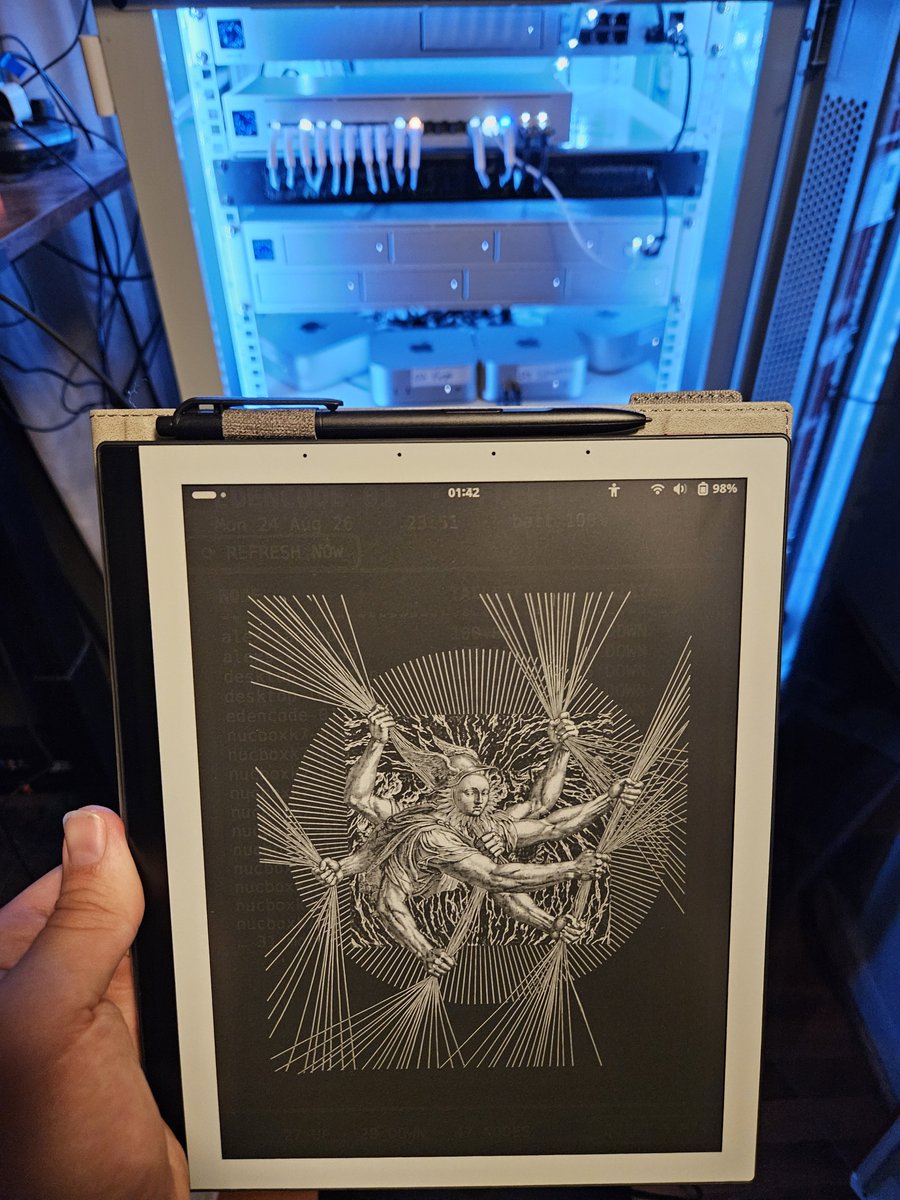 用户展示 Pine64 电子墨水屏与 Hermes 智能体集成体验 配图