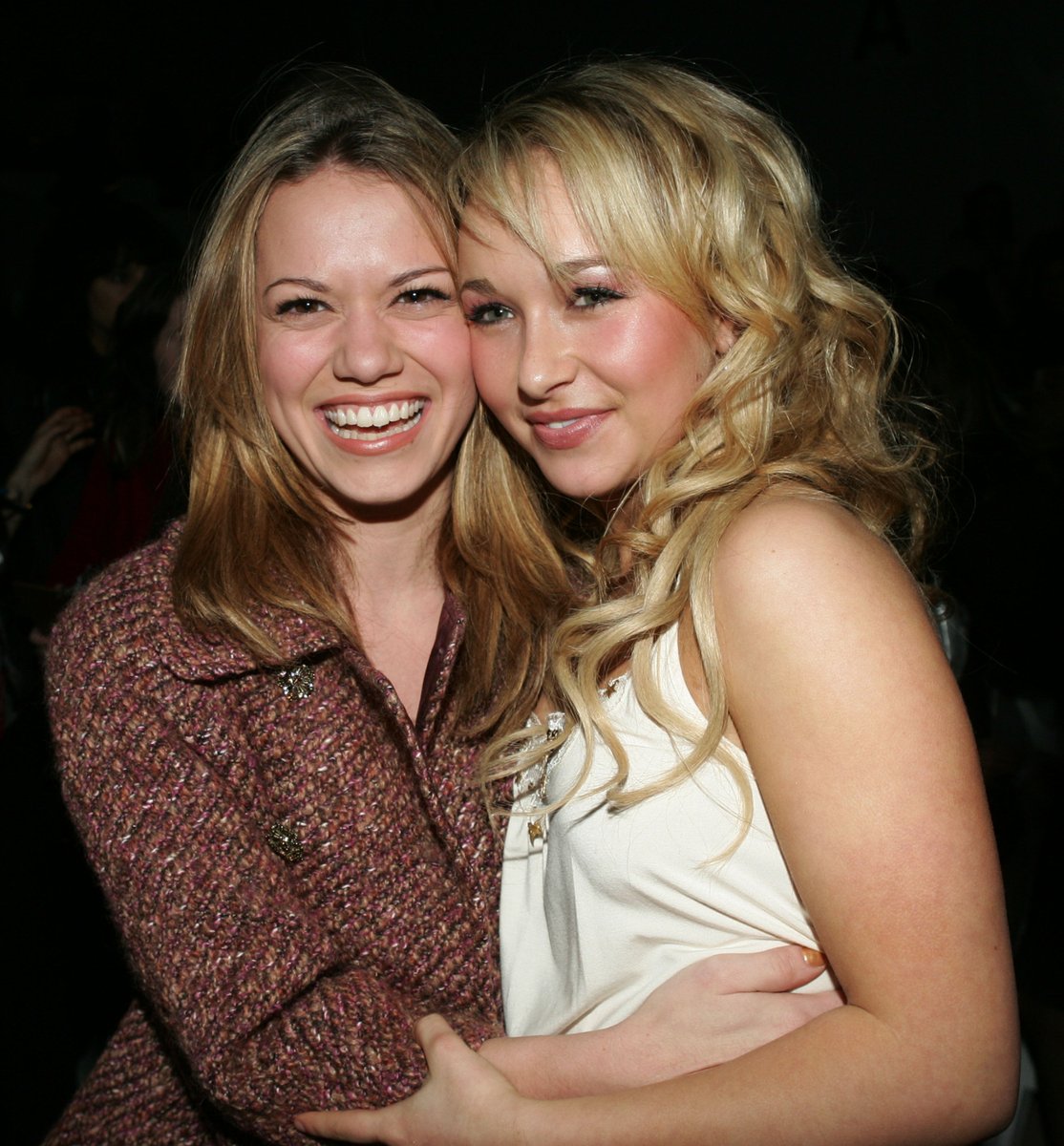 Bethany Joy Lenz 发文哀悼 Hayden Panettiere 配图
