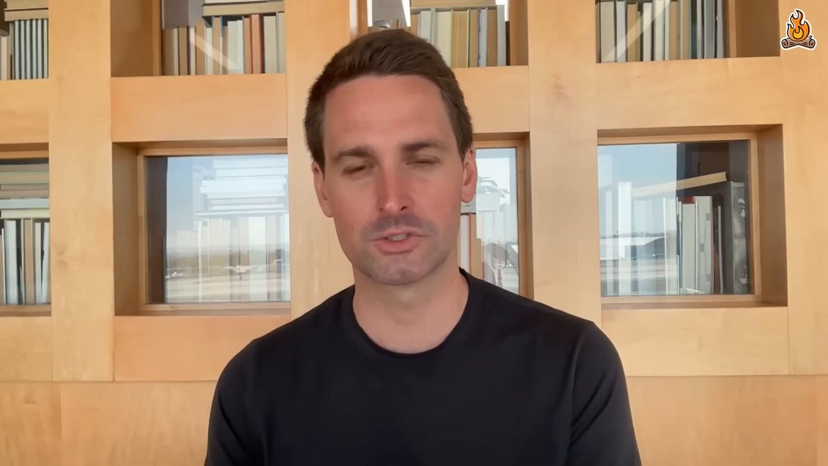 Evan Spiegel被指押注硬件，以应对AI削弱软件护城河 配图