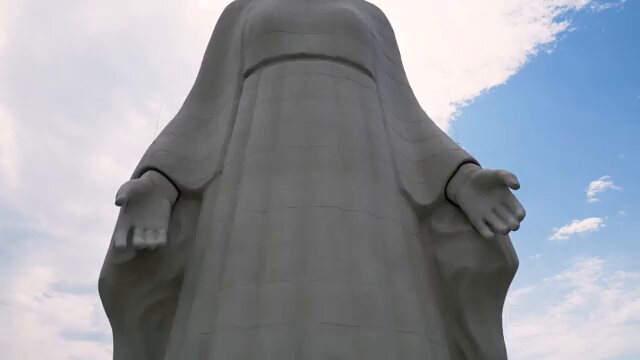 波兰村庄将祝圣欧洲最高圣母玛利亚雕像 配图